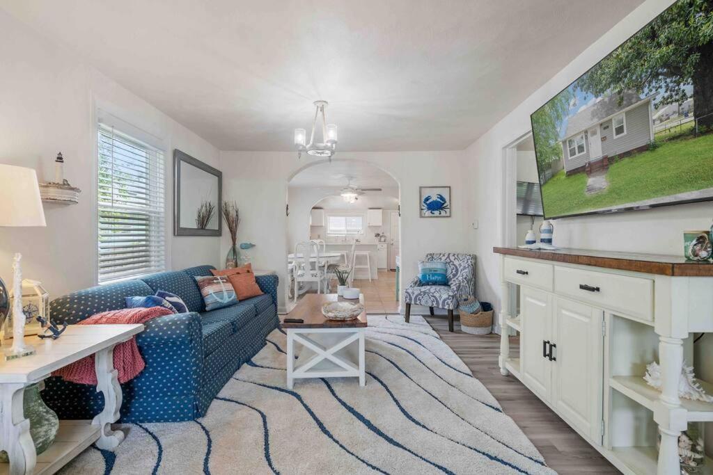 Beach Bungalow - 1 Block To Beach - Pets Welcome! 罗福 外观 照片