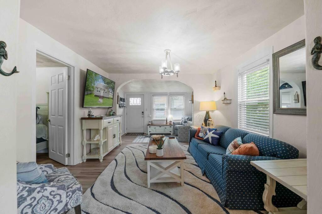 Beach Bungalow - 1 Block To Beach - Pets Welcome! 罗福 外观 照片